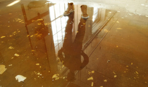 Photo jaune pas dans ces pompes